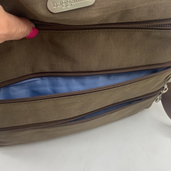 Baggallini Brown Crossbody Nylon 3 Front Pocket Bag for Travel everyday MCB3796I - Picture 12 of 15